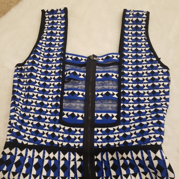 BCBG MAXAZRIA🔥CAROLINA GEOMETRIC-JACQUARD DRESS / BODYCON / FIT & FLARE - Picture 5 of 5